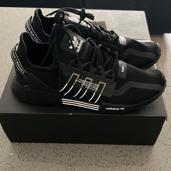 Adidas NMD_R1.V2 - Picture 2 of 3